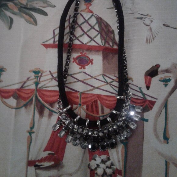 Mixed Material Statement Necklace - Picture 3 of 3